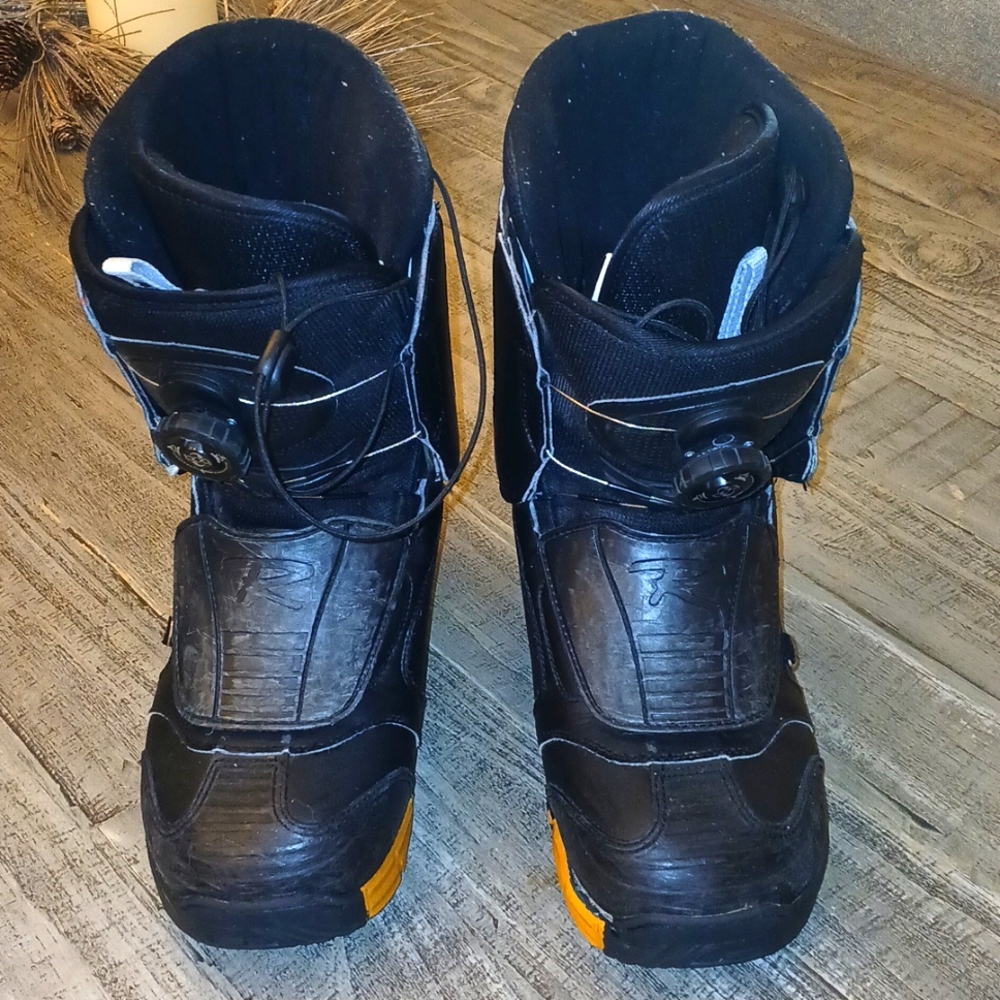 Rossignol snowboard boots USM 8